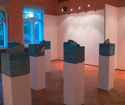 1_Blaue_Buecher_2006.jpg