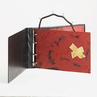 3_und_Wunden_Tapies_Orbit_-_2002.jpg